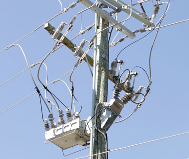 NOJA Power OSM recloser with disconnect links
